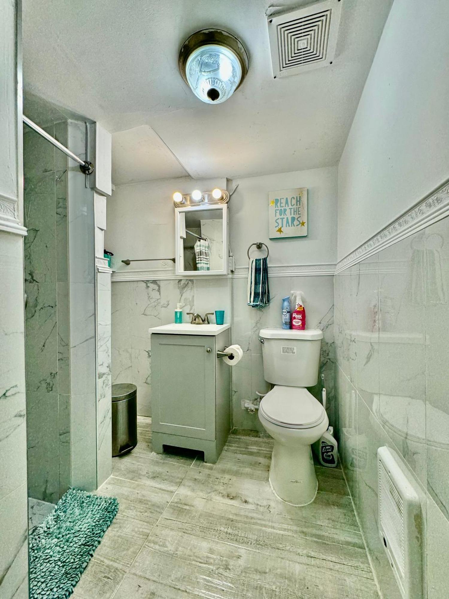 Tiny Private On The 1st Floor With Shared Bathroom Near Seatac Airport And Downtown Séjour chez l'habitant *