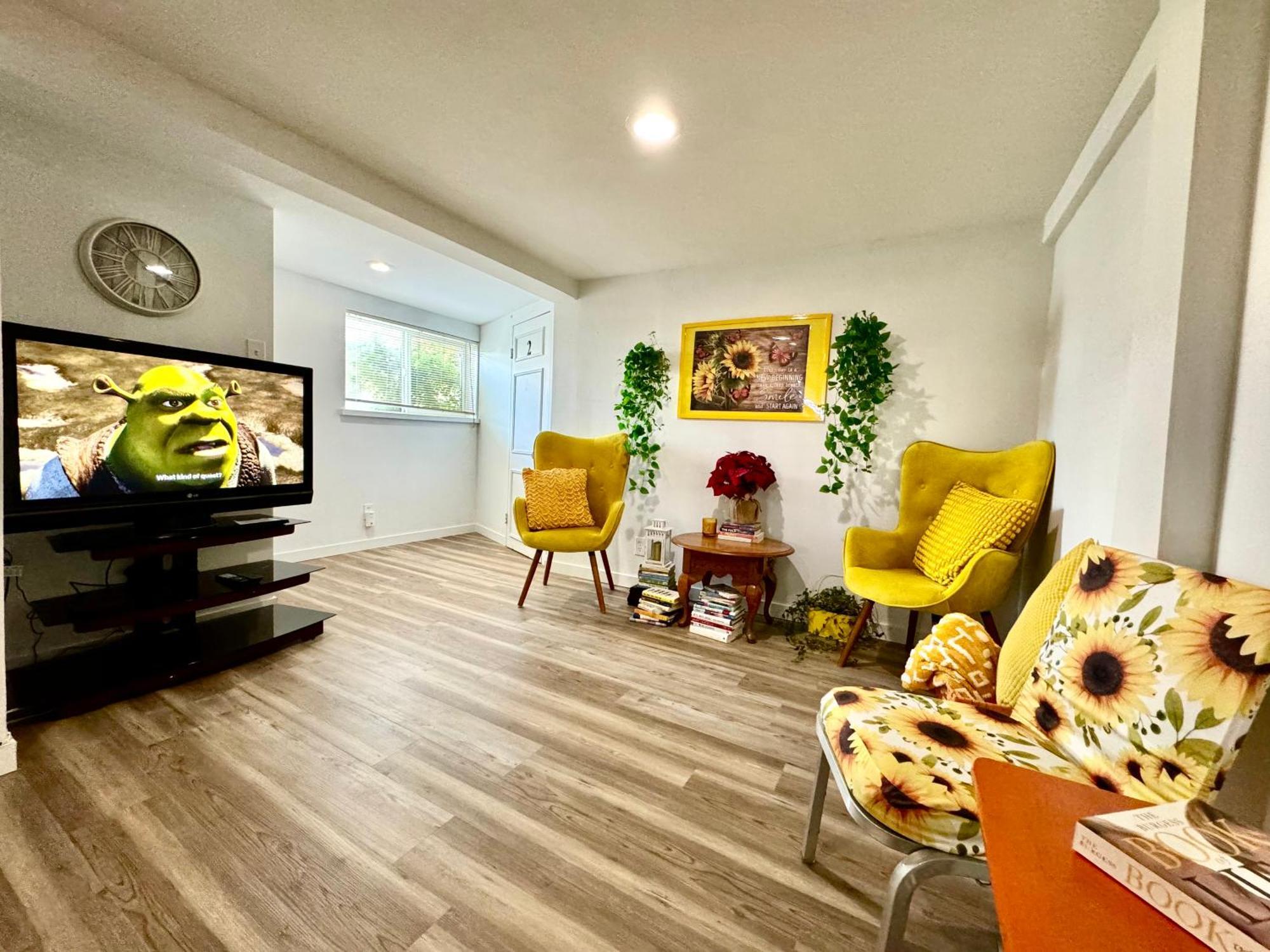 Tiny Private On The 1st Floor With Shared Bathroom Near Seatac Airport And Downtown Séjour chez l'habitant *