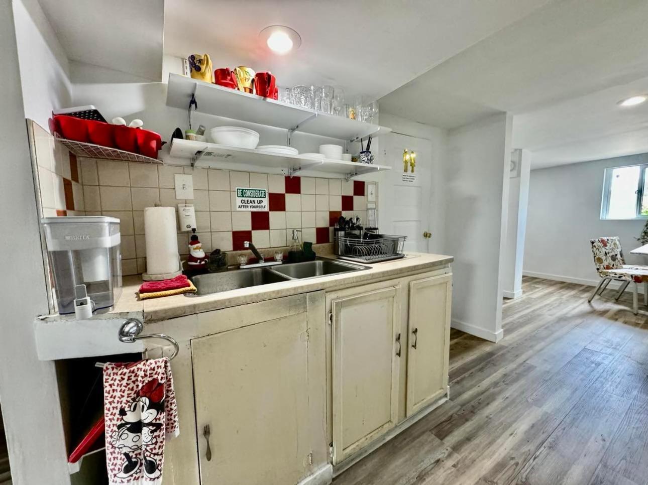 Séjour chez l'habitant Tiny Private On The 1st Floor With Shared Bathroom Near Seatac Airport And Downtown
