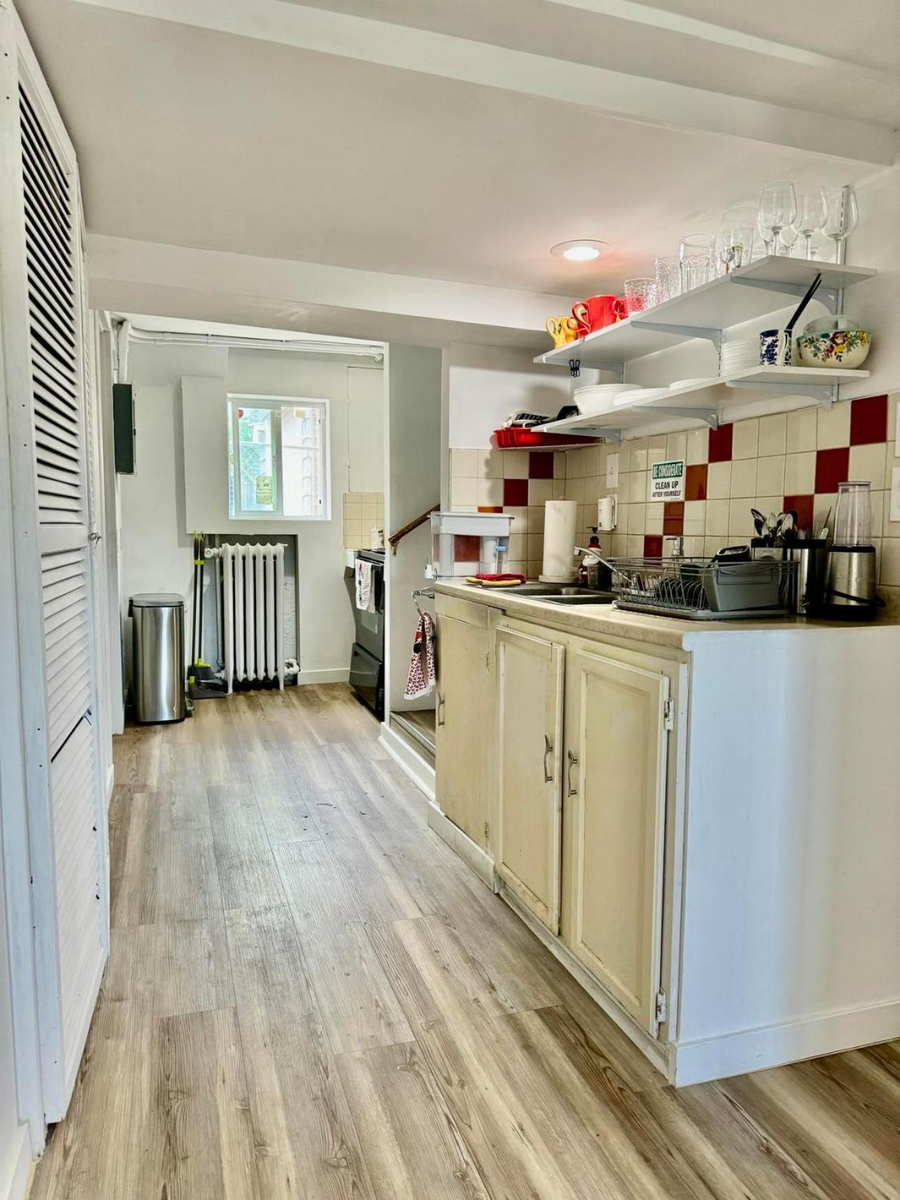 Séjour chez l'habitant Tiny Private On The 1st Floor With Shared Bathroom Near Seatac Airport And Downtown *