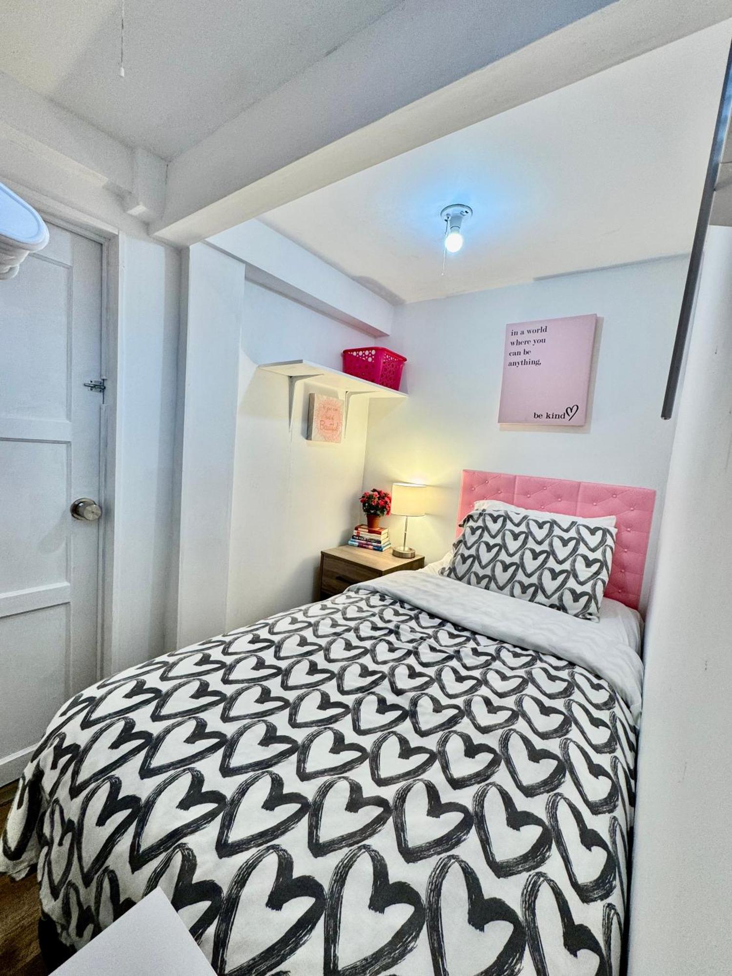 Tiny Private On The 1st Floor With Shared Bathroom Near Seatac Airport And Downtown Séjour chez l'habitant Seattle