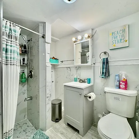 Tiny Private Room On The 1St Floor With Shared Bathroom Near Seatac Airport And Downtown Seattle Extérieur photo