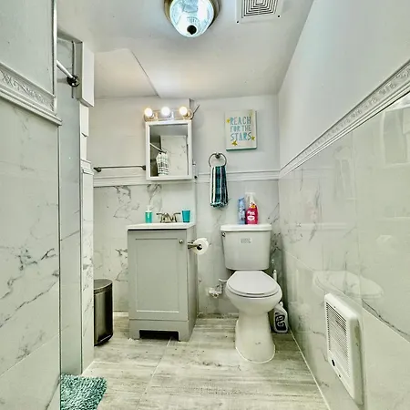Tiny Private Room On The 1St Floor With Shared Bathroom Near Seatac Airport And Downtown Seattle Extérieur photo