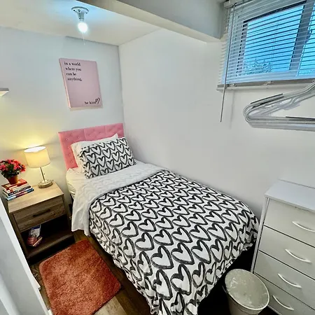 Tiny Private Room On The 1St Floor With Shared Bathroom Near Seatac Airport And Downtown Seattle Extérieur photo